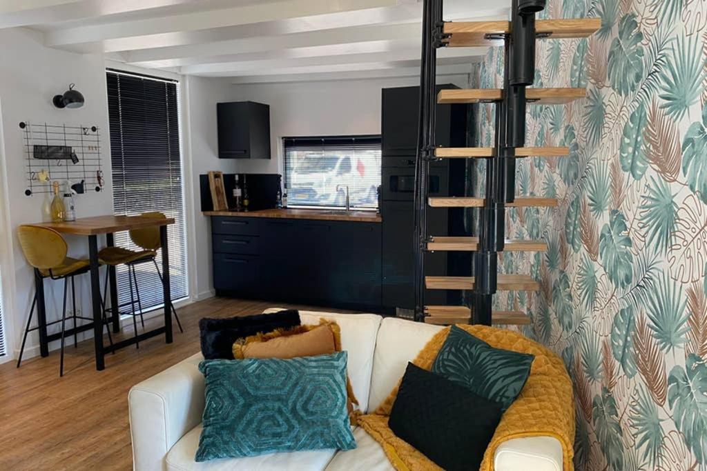Tiny House Experience Oud Beijerland Apartment *